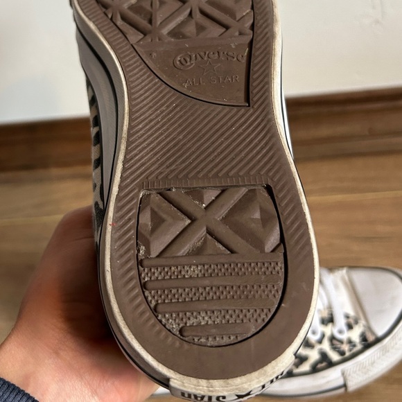 Converse Chuck Taylor All Star Leopard Print High Tops - Picture 4 of 9